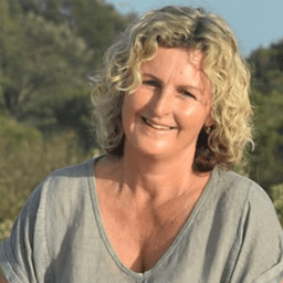 Simone Hollier